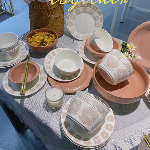 Set de vaisselle en céramique Alice Creative Nordic Ins Style Light Luxury Bean Sand Porcelain Bowl Plate Combination Oval Pattern - Product Image 1