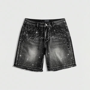 Shorts en jean pour homme, fabriqués sur mesure, denim noir délavé avec motif étoile en strass, bords effilochés, pour un look décontracté - Product Image 1