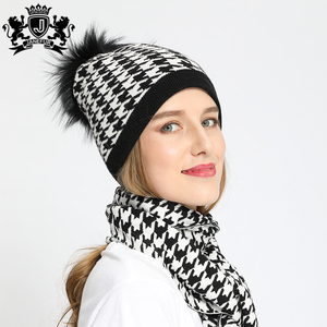 Janefur Scarves Beanie <span class=keywords><strong>Bonnet</strong></span> à carreaux pour femmes Hiver doux Angora Beanie Hat With Fur Pom Neck Warmer Scarf - Product Image 6