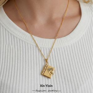 ファッションレディース トレンド ステンレス製 小型ブック型開閉式レタリングペンダント 欧米風 竹チェーン 18K本金メッキ - Product Image 4