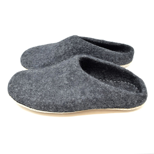 Pantofole Invernali da Casa in Lana Naturale per Uomo, Personalizzabili con Logo, Antiscivolo, Leggere, Morbide e Calde - Product Image 5