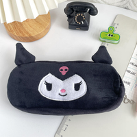 Lot de trousses à crayons en peluche mignonnes en gros, étuis à crayons en tissu à motif animal de dessin animé pour étudiants, école, bureau, logo personnalisé