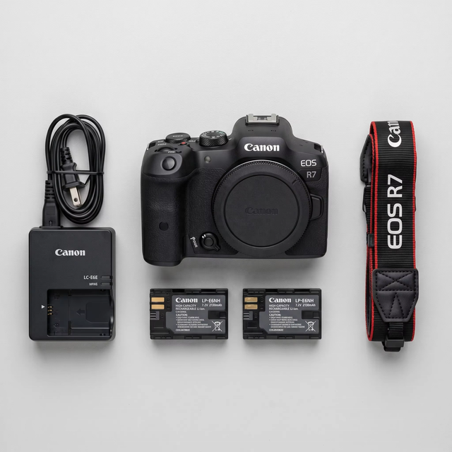 Used Canons EOS R7 Camera 32.5MP APS-C Mirrorless Global Version Multi-Language 4K 60p 30fps IBIS Mint Condition Pro Body Bundle