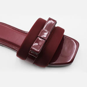 Sandales pour femmes Fournisseur Afrique de l'Ouest Fille Grosses sandales pour femmes Chaussures d'été plates pantoufles pour femmes - Product Image 5