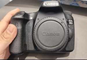 Appareil photo numérique d'occasion de haute qualité Canon EOS <span class=keywords><strong>70D</strong></span>, gamme moyenne, 20MP, boîtier nu - Product Image 3