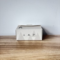 Elegante Caja de Cartón con Acabado Mate y Logotipo Vintage para Barras de Chocolate Artesanal y Ocasiones de Regalos Gourmet
