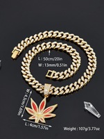 Sophistication Hip Hop Plein Diamant Unisexe Rouge Vert Feuille D'érable Forme En Alliage De Zinc Collier Pendentif pour Street Rap