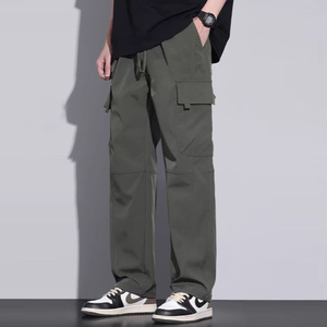 Vaqueros estilo workwear para hombre con diseño de bolsillos - Product Image 2