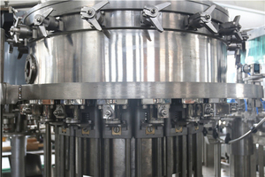 Máquina de llenado de botellas de vidrio de <span class=keywords><strong>agua</strong></span> de soda de refresco carbonatado/línea de producción - Product Image 2