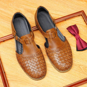 Sandalias casuales para hombre, modernas, para exteriores, de alta calidad, transpirables, de cuero vacuno, ligeras, tipo pantuflas. - Product Image 1