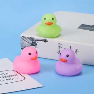 Juguete Flotante de Goma para Baño de Niños con Logotipo Personalizado, Pato Sonoro Antiestrés, Pato Promocional Personalizado, Regalo - Product Image 2