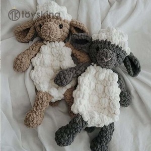 Peluche di <span class=keywords><strong>Topolino</strong></span> Danzante all'Uncinetto Fatto a Mano, Statuetta Decorativa per Collezionisti e Regalo per Fan - Product Image 5