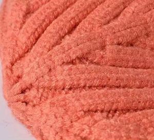 Bonnet d'hiver en laine tricoté au crochet pour hommes et enfants, en PU acrylique noir de luxe, avec logo personnalisé et patch en cuir - Product Image 5