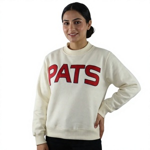 Sudadera de Cuello Redondo Color Crema para Mujer con Estampado de Letras PATS Rojas, Manga Larga, Tejido de Algodón, Logotipo Personalizado, Fabricante OEM - Product Image 4