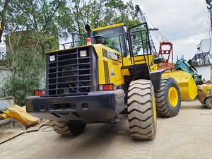 Chargeuse sur pneus Komatsu WA380 d'occasion, capacité de 6 tonnes, moteur Cummins, pompe hydraulique MOOG, équipement de construction - Product Image 3
