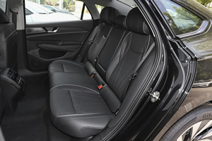 Volkswagen <span class=keywords><strong>Passat</strong></span> Modello 2023 280TSI DSG Edizione Supreme FDW Berlina a Benzina Auto Usate - Product Image 2