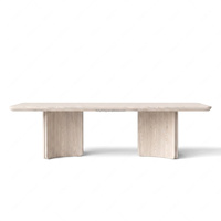 Table à manger en bois massif de grande taille Ferly, plateau épais, base de forme organique, mobilier de salle à manger résidentiel et commercial
