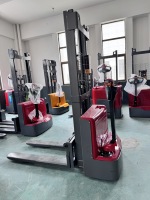 Offre Spéciale Worui : Chariot Élévateur Électrique à Fourche, Hauteur de Levage 3 Mètres, Capacité de Charge 1,5 Tonne, Batterie au Plomb-Acide, Électrique Latéral