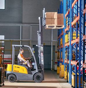 รถยกดีเซลพร้อมเครื่องทำความร้อนระบบไฟฟ้ากระแสสลับ20000กก. รถบรรทุกเครื่องยนต์มือสอง - Product Image 6