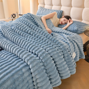 <span class=keywords><strong>Plaid</strong></span> en <span class=keywords><strong>fausse</strong></span> <span class=keywords><strong>fourrure</strong></span> moelleuse haute densité, motif côtelé vertical, couverture <span class=keywords><strong>de</strong></span> lit chaude pour l'hiver, sans odeur, couverture décorative - Product Image 3