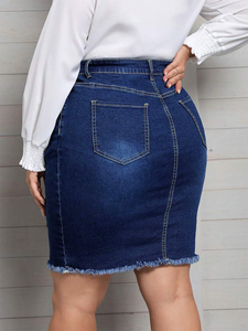 Falda de Mezclilla Azul Oscuro para Mujer Estilo Lápiz Ceñida al Cuerpo con Bordes Deshilachados, de Tiro Alto, Longitud <span class=keywords><strong>Midi</strong></span> a la Rodilla, Estilo Envolvente - Product Image 4