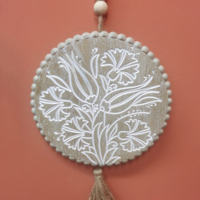 Nouvelle Décoration Murale Ronde Style Art Déco Ferme, en MDF Blanc Lavé Sculpté, à Suspendre avec Corde