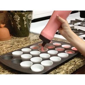 Batter Dispenser Plastic Squeeze Bottle With Graduations For Pancake Muffin Cake Mixing 28Cm Cylinder Shape - Product Image 2
