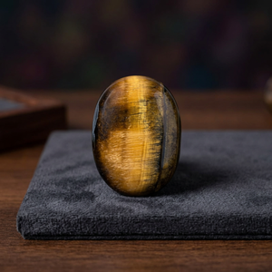 Pierre précieuse œil de tigre ovale polie pour la décoration et la collection - Product Image 3