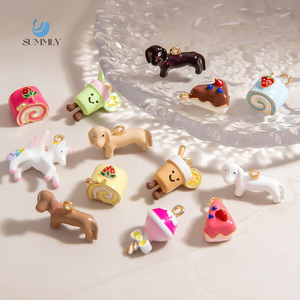 SUMMLY Niedlicher Cartoon-Kuchen-Hund-Anhänger aus Legierung mit Tropföl zum Selbermachen von Armbändern und Halsketten - Product Image 1