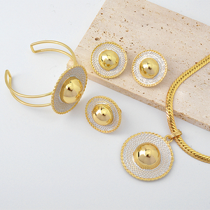 Vente en gros de bijoux de qualité plaqués or 18 carats, pendentif, collier, ensemble de bijoux de mariée personnalisé hawaïen - Product Image 4