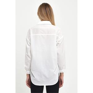 Camicia oversize fucsia con tasche larghe e ritagli elastici laterali