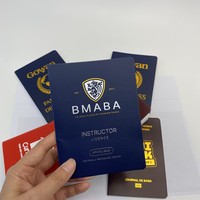 Passeport fantaisie pour enfant avec logo personnalisé en feuille d'or, impression couleur intégrale et informations personnelles, format livre