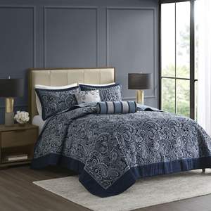 Juego de colcha Jacquard de 5 piezas DB Ropa de cama Premium con cojines elegantes - Product Image 1