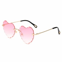 2025 vente chaude logo personnalisable mode tendance sans cadre amour lunettes de soleil uv400 coloré dégradé sans monture coeur lunettes de soleil