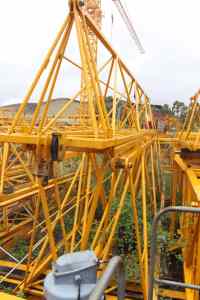 เครนตั้งพื้น Zoomlion W450-25U ขนาด 25 ตัน พร้อมเครื่องยนต์ กล่องเกียร์ และชิ้นส่วนหลักสำหรับสร้างสะพาน ยกสูงได้ 367 เมตร ผลิตในอเมริกา - Product Image 6