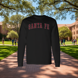 Camiseta de manga larga Santa Fe con texto rojo, estilo universitario, deportiva - Product Image 3