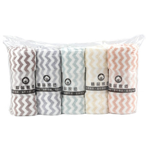 Toallas Faciales de Felpa Coral 35x75cm con Patrón Chevron, Suaves y Absorbentes para Uso Doméstico - Product Image 1