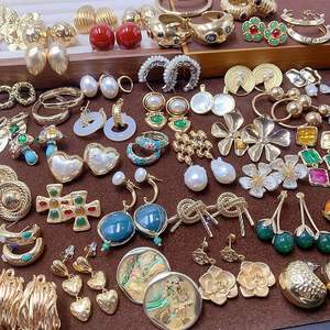 A partir de 0,89 $ : boucles d'oreilles de luxe en acier titane pour femmes, collier de perles naturelles, bracelet de grande marque, vente en gros - Product Image 1