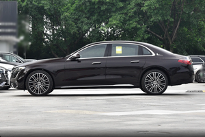 Voiture neuve 2025 <span class=keywords><strong>Mercedes</strong></span> <span class=keywords><strong>Classe</strong></span> <span class=keywords><strong>E</strong></span> <span class=keywords><strong>E</strong></span> 300L 2.0T 48V <span class=keywords><strong>Hybride</strong></span> Véhicule neuf Voiture de luxe à <span class=keywords><strong>essence</strong></span> pour adultes Berline en stock - Product Image 5