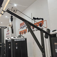 Machine de musculation réglable pour tirage latéral et rame assise, équipement de fitness pour pectoraux et dos, avec sélection de charge par broches