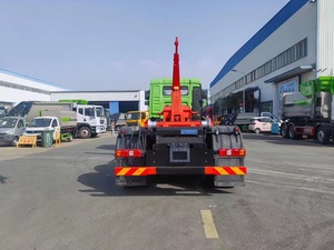 Usine coût SHACMAN 6x4 6x6 hors route 15m3 crochet bras <span class=keywords><strong>camion</strong></span> à ordures 18T corps balayé collecteur d'ordures <span class=keywords><strong>20m3</strong></span> crochet ascenseur <span class=keywords><strong>camion</strong></span> à ordures - Product Image 4