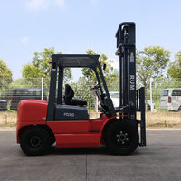 Chariot élévateur tout-terrain diesel 4x4, mât à deux/trois étages, longueur de la fourche 1070 mm, largeur de la fourche 120 mm, centre de charge 500 mm, capacité 3T-4T
