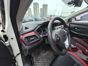 Nissan Lannia 2018, Sedán 1.6L CVT - Motor HR16DE de Bajo Consumo, Techo Solar Eléctrico, Asientos Ajustables, Experiencia de Conducción Suave - Product Image 4