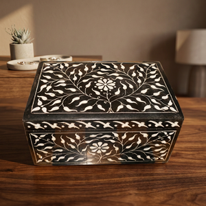 Boîte à bijoux en pierre savonneuse avec gravure - Product Image 3