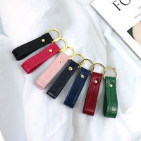 Porte-clés en cuir PU motif crocodile multicolore, personnalisable avec logo, anneau métallique anti-perte, style moderne et minimaliste pour clés de voiture