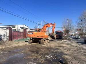 Doosan DX225 Excavateur haute puissance d'occasion en vente Capacité de travail efficace avec composants centraux Pompe à moteur Engrenage moteur - Product Image 5