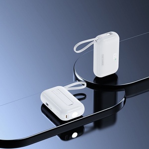 Batterie externe de gros 10000mAh haute capacité avec lumière LED 22.5W 20000mAh, type C, pour urgences extérieures - Product Image 5