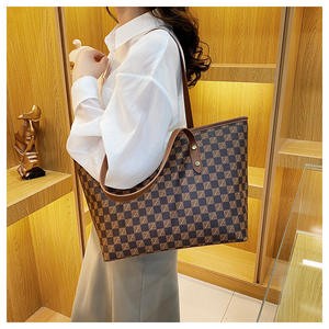 Sac à main pour femme en PU de grande capacité, à bandoulière, de style décontracté, à motif damier, nouveau design personnalisé - Product Image 2