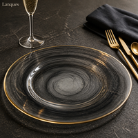 Assiette de présentation décorative en verre gris marbré à bord doré pour événements et décoration de table à domicile