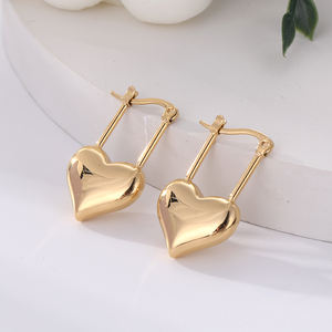 ต่างหูห่วงทันสมัยทันสมัยทันสมัยเครื่องประดับสแตนเลสชุบทองกันน้ำสำหรับผู้หญิงงานปาร์ตี้ - Product Image 4